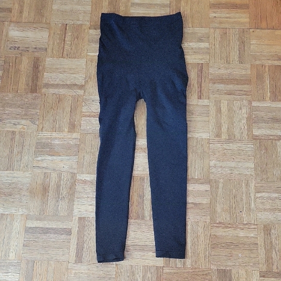 Assets By Spanx Black High-Waisted Leggings SIZE LARGE - Picture 1 of 8